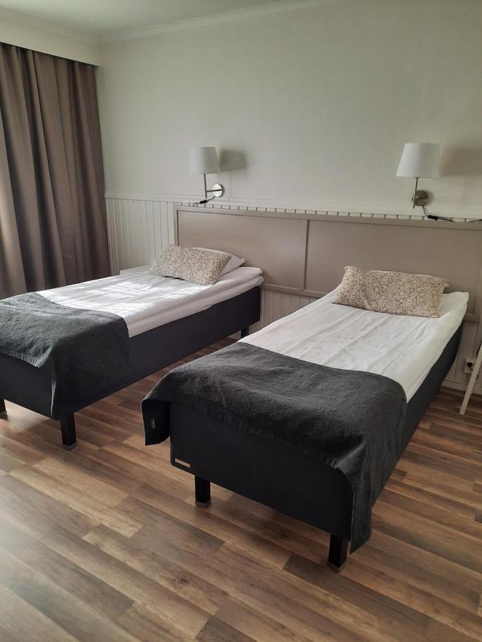 Juthbacka Hotell Uusikaarlepyy Екстер'єр фото