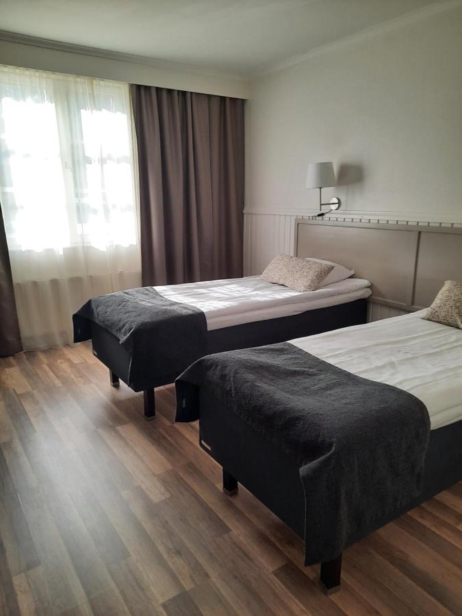 Juthbacka Hotell Uusikaarlepyy Екстер'єр фото