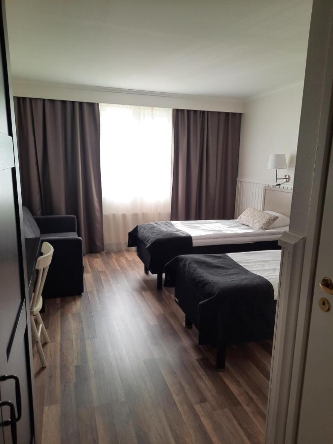 Juthbacka Hotell Uusikaarlepyy Екстер'єр фото